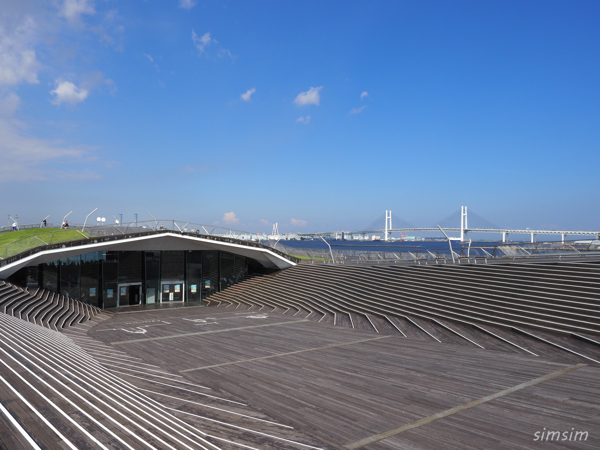 F教室：山下公園／樹下から見る氷川丸：F6 | … 風景画の部屋 …