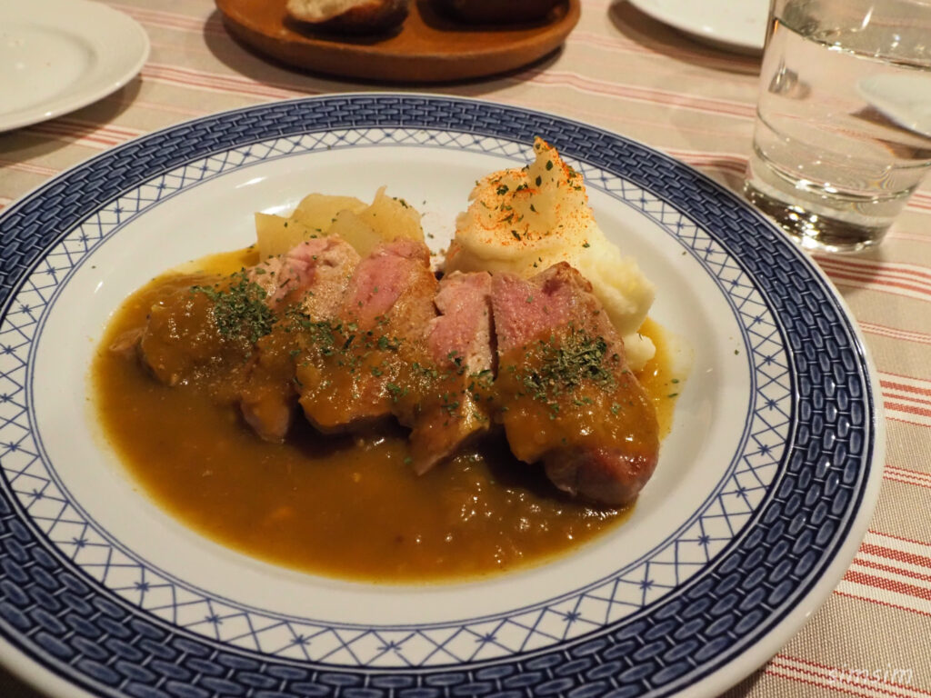 コロモデゲストハウス　ディナー